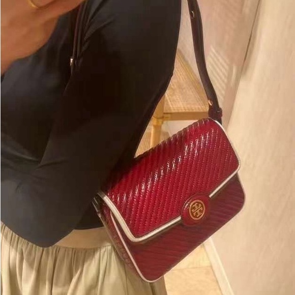 Tory Burch ROBINSON SHOULDER BAG RED - Picture 4 of 4